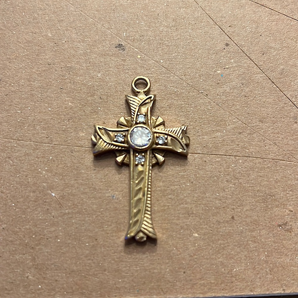 1/4 ct diamond 14k gold cross pendant